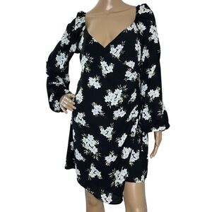 Francesca's Collections black floral long sleeve dress NWT Large